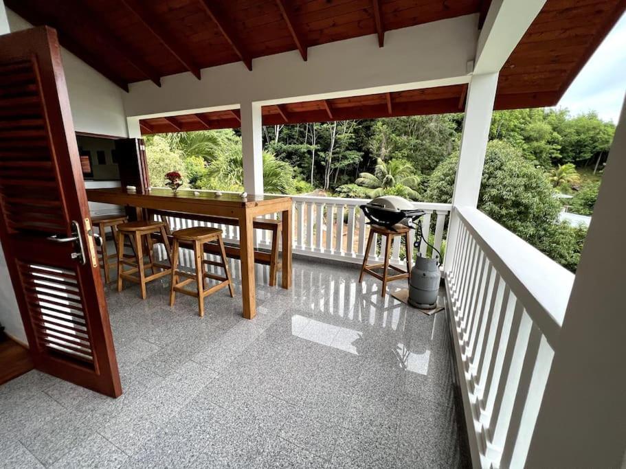 Hilltop South - Villa Bougainville Takamaka Kültér fotó