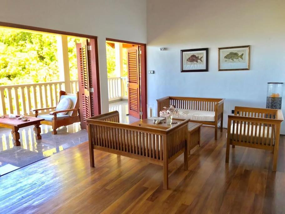 Hilltop South - Villa Bougainville Takamaka Kültér fotó