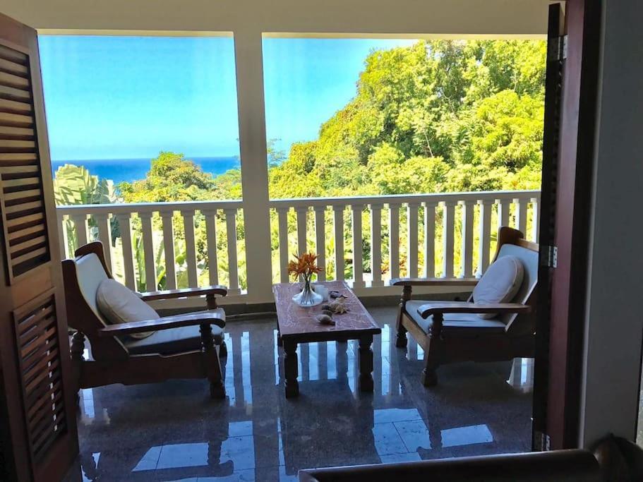 Hilltop South - Villa Bougainville Takamaka Kültér fotó
