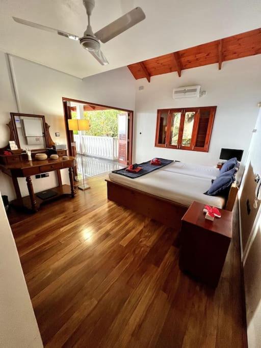 Hilltop South - Villa Bougainville Takamaka Kültér fotó
