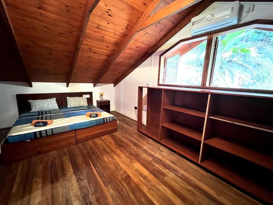 Hilltop South - Villa Bougainville Takamaka Kültér fotó